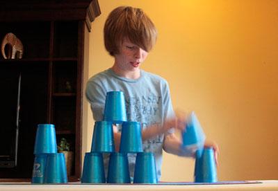 Child stacking cups